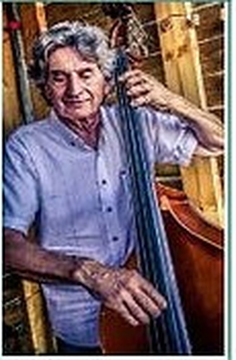 Alain Navarro à la contrebasse